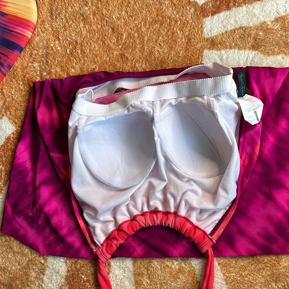 Aqua green small tie dyed tankini top and 9/10 swim shoes - Picture 5 of 12